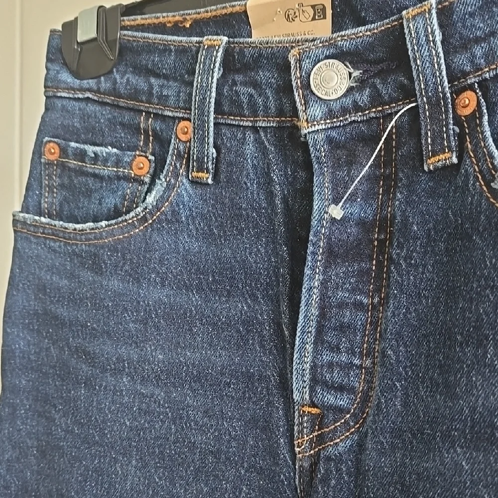 501 Levi's Classic Indigo Jeans